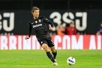 「実現すれば初の日本人選手」W杯落選の31歳MFが英クラブと「交渉中」と現地報道！「プレミアへの移籍を希望」