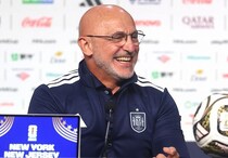 「メッシの面白い話をしよう」スペイン指揮官、決勝を前に相手エースの超強烈逸話を披露！「実は私が…」【W杯】