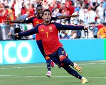 106分、ついに均衡を破る！ スペインが先制！ ニコ・ウィリアムスの折り返しをフェラン・トーレスが蹴り込む！【Ｗ杯決勝】