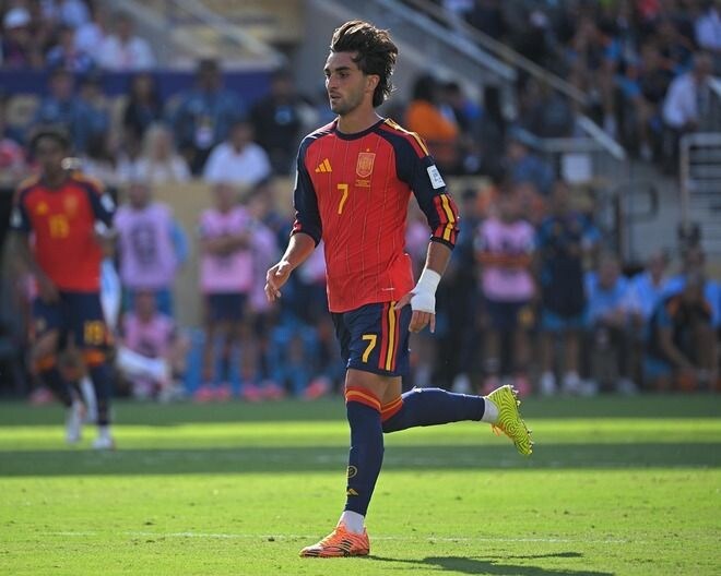 「我々が世界最高だと証明した」「メッシを打ち破ったぞ！」16年ぶり二度目の優勝を飾ったスペインに母国ファンは大歓喜！「最高の一言に尽きる」【Ｗ杯決勝】
