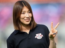 「まじ、何しても可愛い」「モデルか」仲田歩夢が黒のノースリーブ姿でアイスを堪能「相変わらず素敵です！」などの声