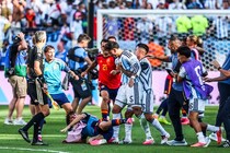 「タイトル以上のものを失った」敗戦後に問題行動を重ねたアルゼンチン代表をスペイン紙が非難。ダニ・オルモは騒動に見解「勝敗だけではなく…」【Ｗ杯決勝】