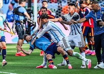 「王座を失い、威厳も失った」英大手メディアがアルゼンチンの暴行をばっさり【W杯】