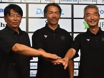自信があるから、ここにいる。明神智和がガンバの新監督に就任。「いつか来た道」を辿らないために、フロントの真価も問われる