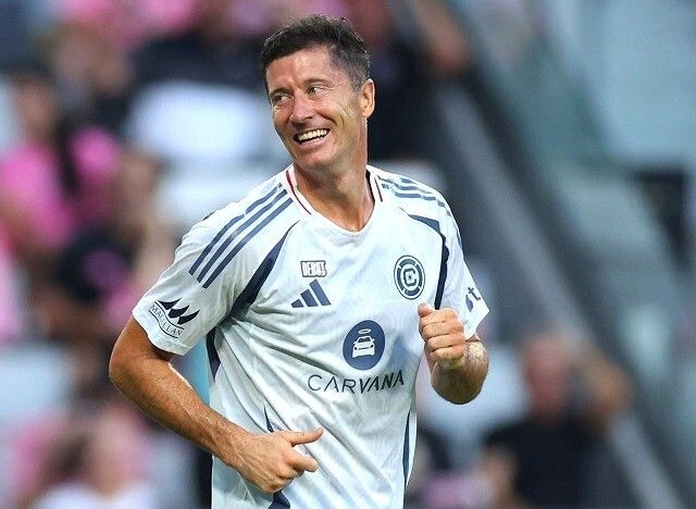 「達人になるとシュートを打たなくても気合だけで入る」37歳レバンドフスキのMLS初陣で“衝撃ゴール”…世界震撼「移籍を後悔しそう」