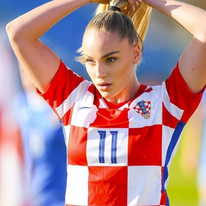 「サッカー界の渡り鳥だ」“世界で一番美しいフットボーラー”が2年間で5つ目のクラブへ入団!「大怪我がキャリアが狂わせた」と英紙特集