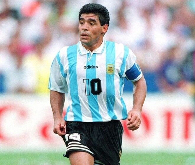 「両足を切られた」と涙…32年前のアメリカW杯でなぜマラドーナはドーピング陽性となり、追放されたのか