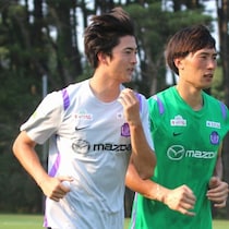 「やってやるぞという気持ちしかない」広島に復帰した川村拓夢の衝動。欧州で怪我に苦しんだ２年間「もう膝は大丈夫です」