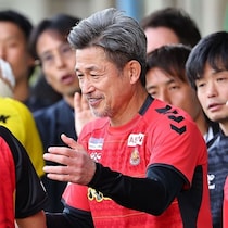“59歳”カズに対し「何も知らずに批判しているんだな」。元同僚が目の当たりにしてきた「ゴールを決めるまでの変わらぬ準備や努力」