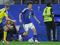 去就注目の中村敬斗が「フランスへ戻ります」。多忙を極めたオフを終えて「新シーズンも一意専心で努力し続けます！」