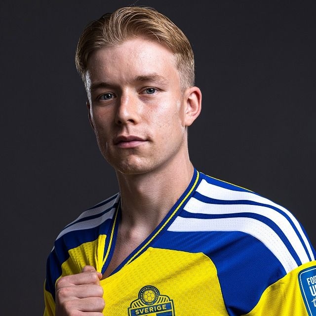 元阪神投手、日本戦出場のスウェーデンDFとユニ交換！異色のコラボが実現！大のサッカー好き「アルテタを応援してる。日韓W杯の時大五郎カットしてました」