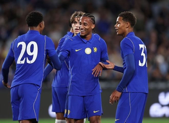 「なんでW杯呼ばれなかったんや」「ほんとに怪物」まさかの“落選”を経験した24歳FW、９分間でハット＆キレキレアシストに驚嘆の声！「えぐいな」「ワールドカップで見たかった」