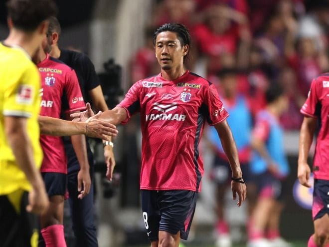 「クラブそのものを象徴する存在だ」「歴史に残る選手」BVBファンたちが語る香川真司への変わらぬ愛「ドルトムントと日本をつないでくれた」