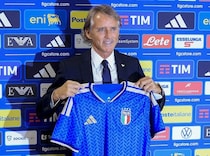 イタリア監督を電撃辞任→高額年俸でサウジへ…61歳名将が明かした猛烈な後悔「最も大切な女性を失うようなものだった」
