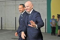 「え？」「どうなっちゃうの」欧州から届いた、世界のサッカー界を揺るがす“衝撃の一報”に日本ファンも困惑！「百年構想より先にW杯が…」