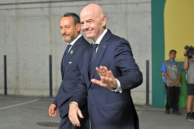 「え?」「どうなっちゃうの」欧州から届いた、世界のサッカー界を揺るがす“衝撃の一報”に日本ファンも困惑!「百年構想より先にW杯が…」