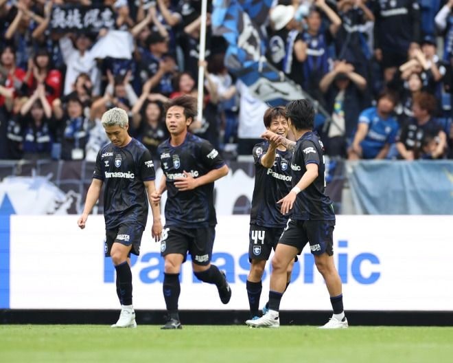 「歴代でもトップクラス」G大阪が発表したACL用の新ユニが大好評！「まさかの襟付き」「最高です」