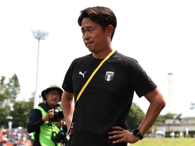 「恩返しをしたい気持ちが強かった」近大附属が“ファミリー”で掴んだ準優勝。寺師監督が母校と歩む「夏の大冒険」の続き【総体】