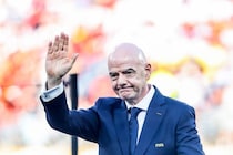 「W杯を投資家に近づけるのは恐ろしい」頓挫した“W杯売却計画”を進めたFIFA会長を伝説GKブッフォンが批判「限界を超えるなら…」