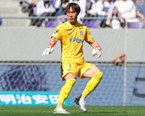 J１広島が日本代表GKの再合流を発表。先月末にチーム離脱も海外移籍は実現せず…
