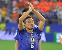 「挨拶の内容が気になりすぎてやばい」「当日を待つしかない！」去就注目の長友佑都、FC東京の開幕戦前に来場。サポーターへ挨拶