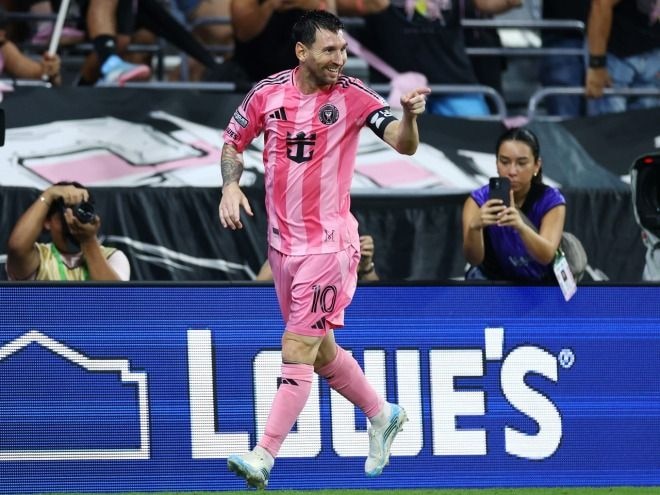 「まさに別次元」「スペイン戦は何だったのか」北中米Ｗ杯後に初先発のメッシが圧巻２発！ ファン称賛「キングが戻ってきた」「本物のGOAT」
