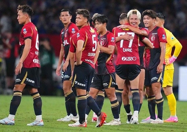 ど、どういう状態!? 鹿島指揮官の先輩が現地観戦で衝撃の表情に！「放心状態のあたし」を公開