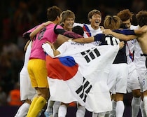 「唯一の五輪メダルを日本に奪われるのか」外国人審判への“性接待”で大揺れの韓国サッカー界、ロンドン五輪メダル剝奪の可能性に戦々恐々「前例がない」