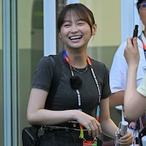 「何だこの可愛い人」「AIじゃなくてマジなのか」元日向坂46女優がJ観戦でまさかの姿！ スタンドでの“行動”にファン騒然「危険なテンション」