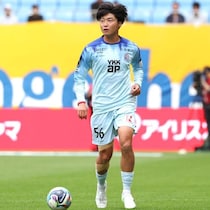 「美男美女すぎる」26歳Ｊリーガーが突然の結婚報告で“顔出し”美人妻を紹介！「韓流スターに間違える」「かわいい奥様ですね」