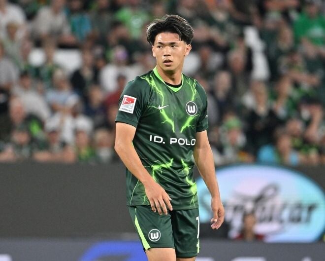 「カネでゴールは生まれない」まさかの2部降格→“0-0”発進のドイツ優勝経験クラブ、高額移籍の日本代表FWらを地元紙が痛烈批判「解決策となるどころか、むしろ問題」
