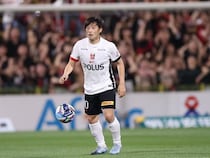 「まだ正式な入団会見が行なわれていない」元日本代表“10番”、欧州の古巣復帰も開幕戦欠場と現地報道「事務手続き上の問題により…」