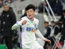 「今季ベストゴールクラス」「全てが完璧すぎる」広島の先制ゴールに脚光！ 鮮やかな連係から10番が豪快ボレー弾「最高すぎるパス回し」