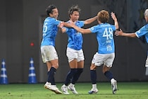 「鳥肌たった！」「えぐ」国立で炸裂！ 横浜FCのMFが決めた“強烈FK弾”が「美しい」と話題！「俊輔の指導を受けたのかな」