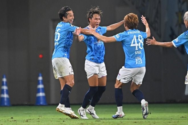 「鳥肌たった!」「えぐ」国立で炸裂! 横浜FCのMFが決めた“強烈FK弾”が「美しい」と話題!「俊輔の指導を受けたのかな」