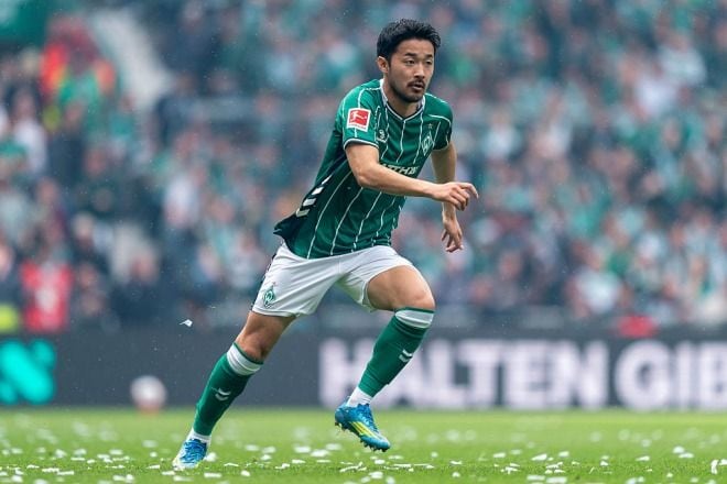 「激しい争奪戦」W杯全試合出場もまさかの“構想外報道”…苦境の日本代表DFにオランダ王者や５連覇中の名門が“具体的な関心”と現地報道！古巣のドイツ古豪も「望みを捨てていない」