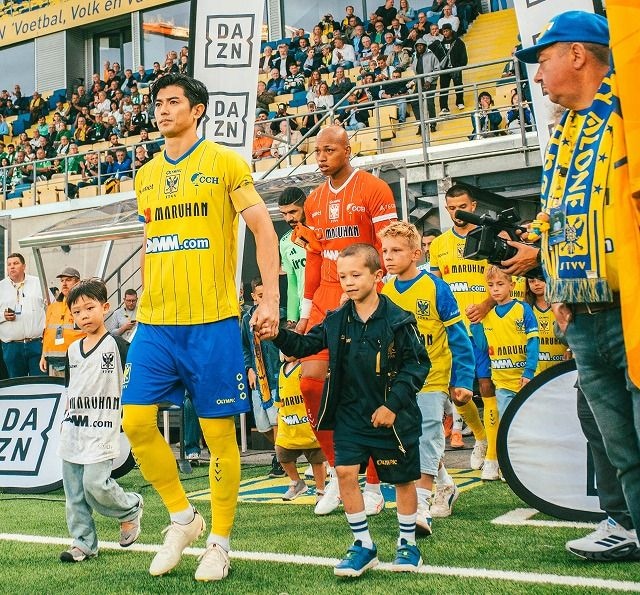 「彼がどれほど重要か分かる」「素晴らしい」劇的決勝弾の35歳キャプテン谷口彰悟にSTVV指揮官が感嘆！夢のEL参戦へ前進