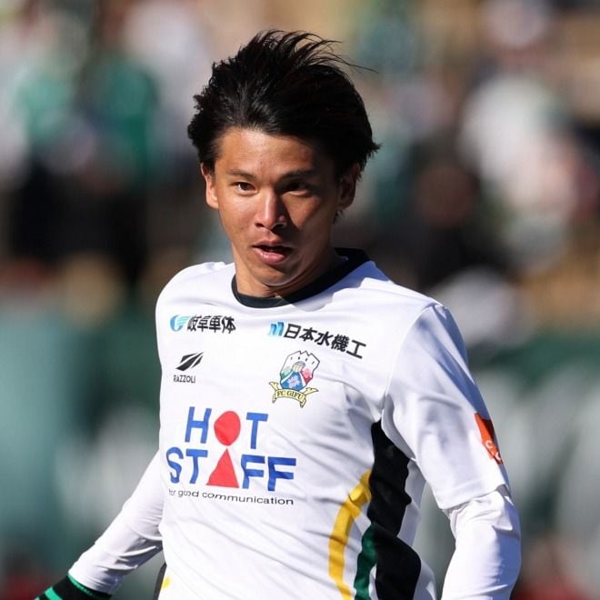 「自分勝手ですが...」J3クラブから32歳MFが初の欧州移籍。「プロサッカー選手ならばチャレンジし続けたい」