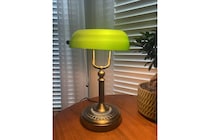 レトロでめっちゃいい！　Amazonで販売中のグリーンテーブルランプ