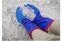 「北国の雪かき事情を変えた」防寒手袋「テムレス」　意外な使い道に「安いのにとても良い！」