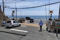 鎌倉高校駅周辺の民家庭で中国人観光客が排便　「壁に大便が擦り付けられ駅のトイレは閉鎖」を選択 鎌倉高校駅周辺の民家庭で中国人観光客が排便　「壁に大便が擦り付けられ駅のトイレは閉鎖」