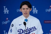 佐々木朗希が緊張？　同僚選手の自宅でバスケに挑戦