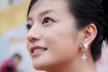 「少林サッカー」坊主姿の女性役で出演のヴィッキー・チャオ　現在に「早く戻ってきて」