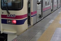 「酷すぎる」　京王線車両基地で発見された落書きに会社は「把握している」