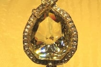 100年前に消えた亡命皇室の“伝説ダイヤ”発見　逃避行の末に皇后が託した約束