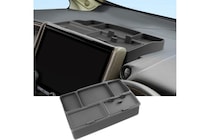 車内の収納スペースに困ったら？　専用のダッシュボードなら「スッキリした！」