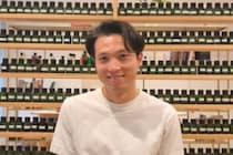 フランスで掴んだ調香師の夢　元サッカー少年が目指す「時代を超える香り」