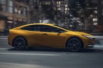 プリウスはなぜ売れなくなったのか　米市場で41％減、進む需要シフト