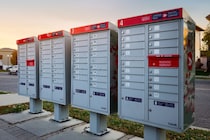 カナダ郵便、戸別配達終了へ　5年で400万件を集合型に