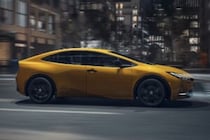プリウスはなぜ売れなくなったのか　米市場で41％減、進む需要シフト